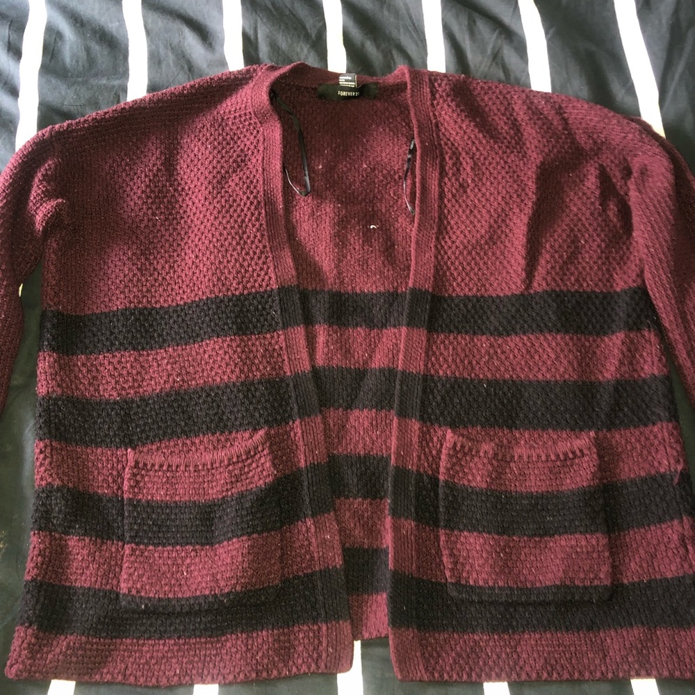💙 𝟻/$𝟸𝟻 💙 Forever 21 Striped knitted coat